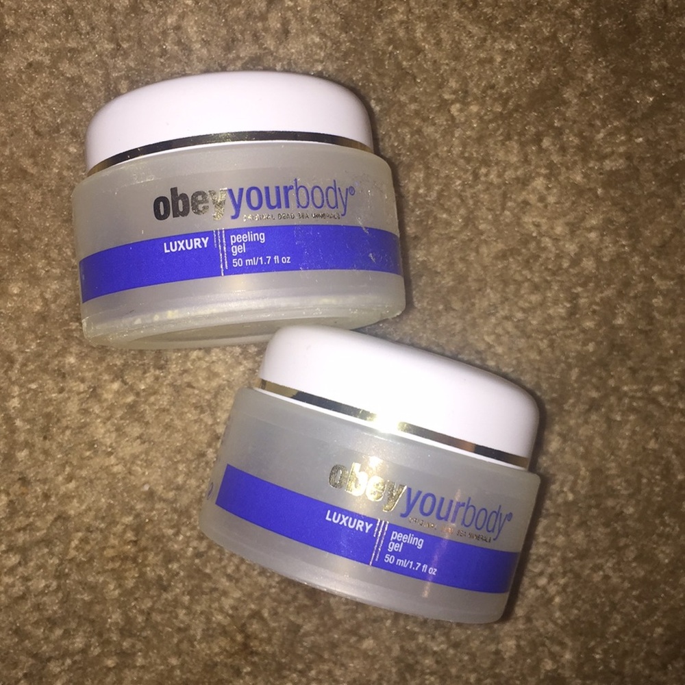 NEW OBEY YOUR BODY PEELING GEL